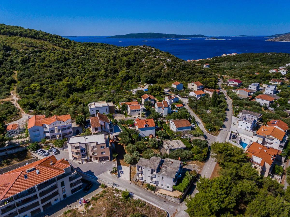 Apartments Mare Trogir Exteriör bild