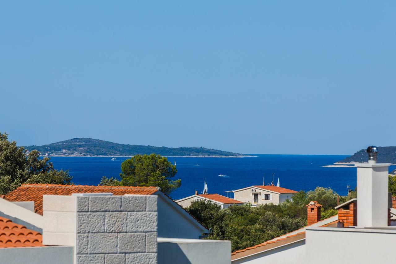 Apartments Mare Trogir Exteriör bild