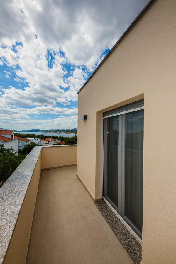 Apartments Mare Trogir Exteriör bild