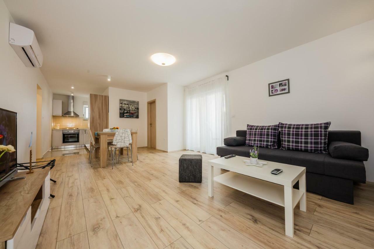 Apartments Mare Trogir Exteriör bild