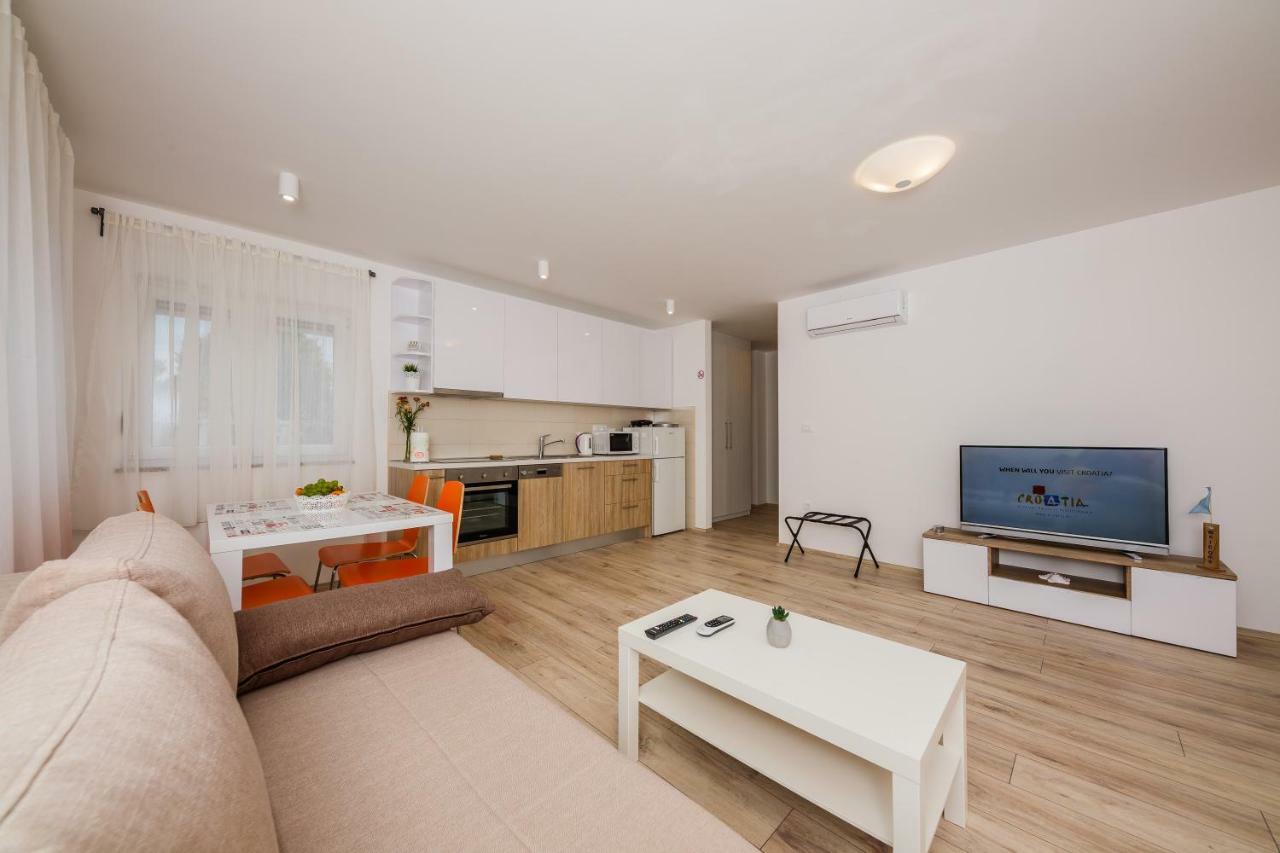 Apartments Mare Trogir Exteriör bild