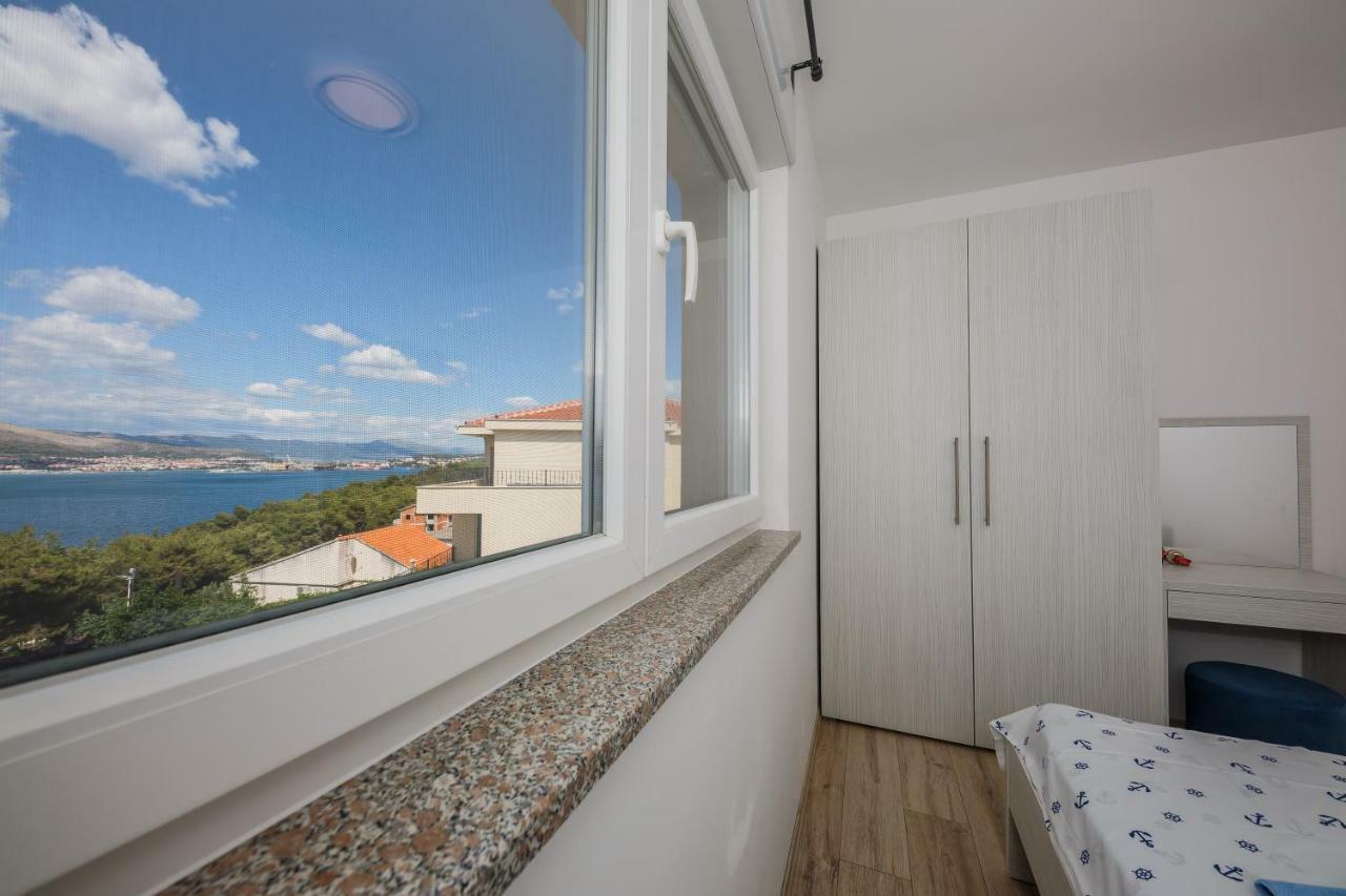 Apartments Mare Trogir Exteriör bild