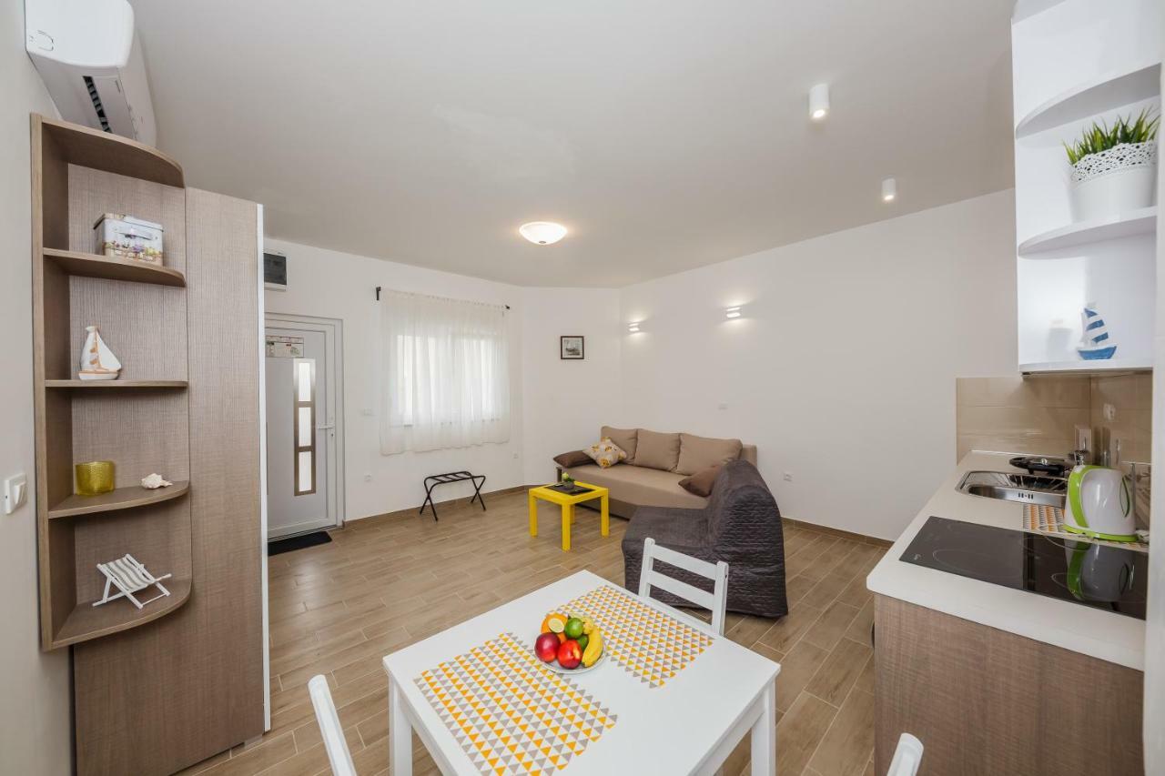 Apartments Mare Trogir Exteriör bild